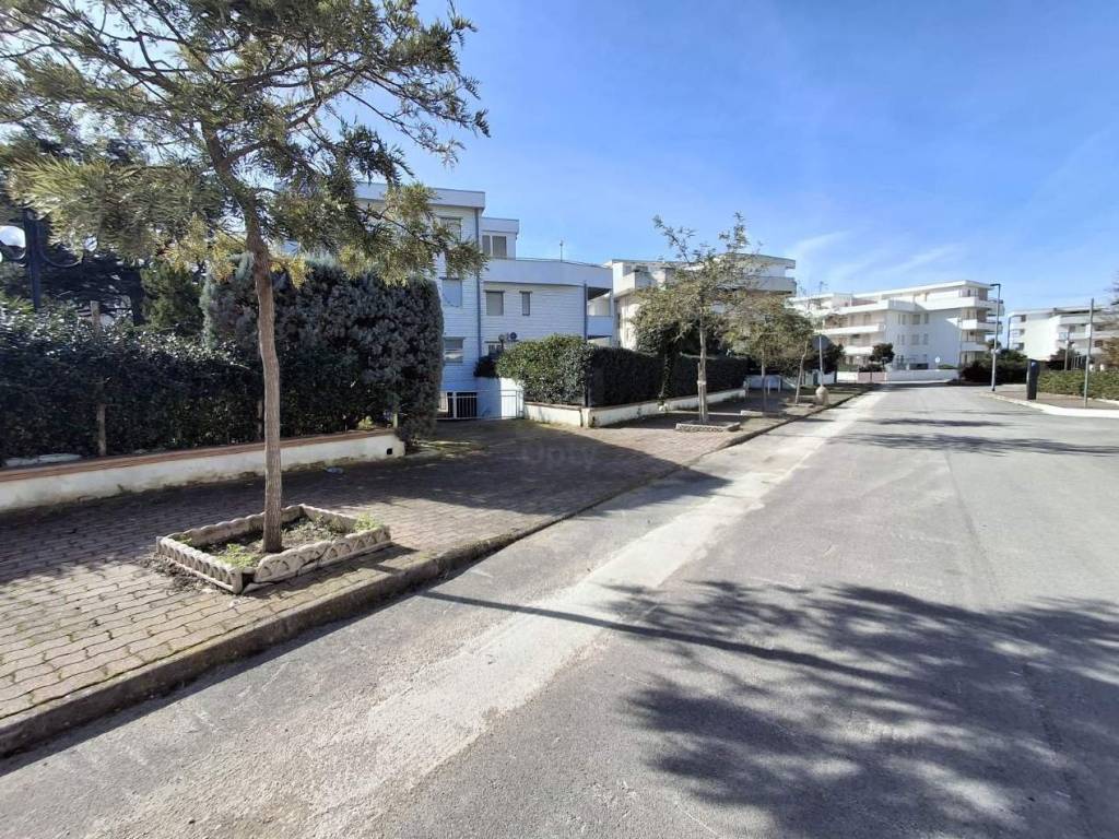Appartamento a Lesina in Viale Marte Traversa 2 - Foto 2