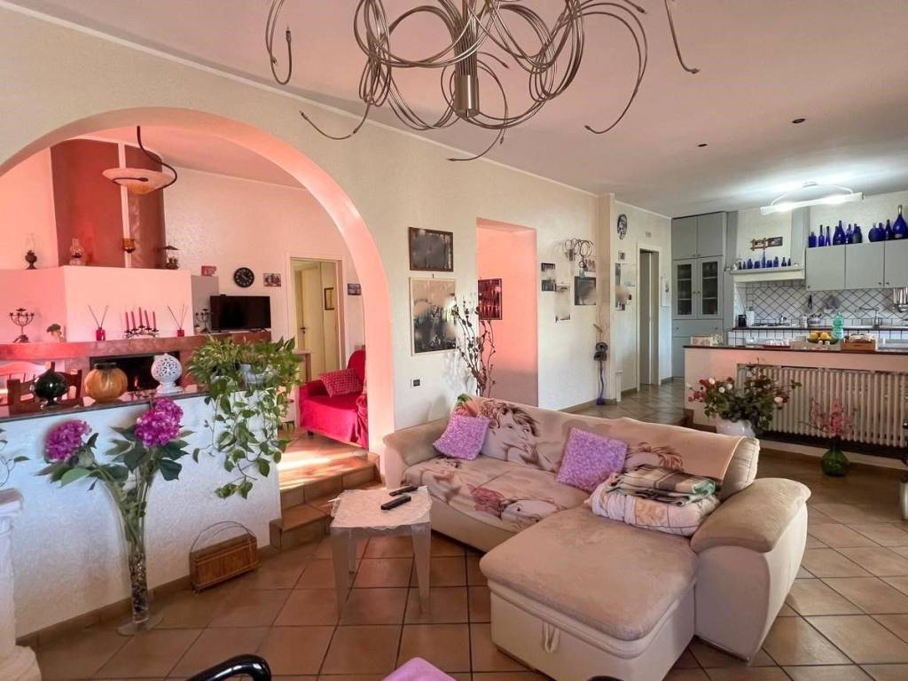 Villa a Ceglie messapica in Via Tratturo Sant'Anna - Foto 2