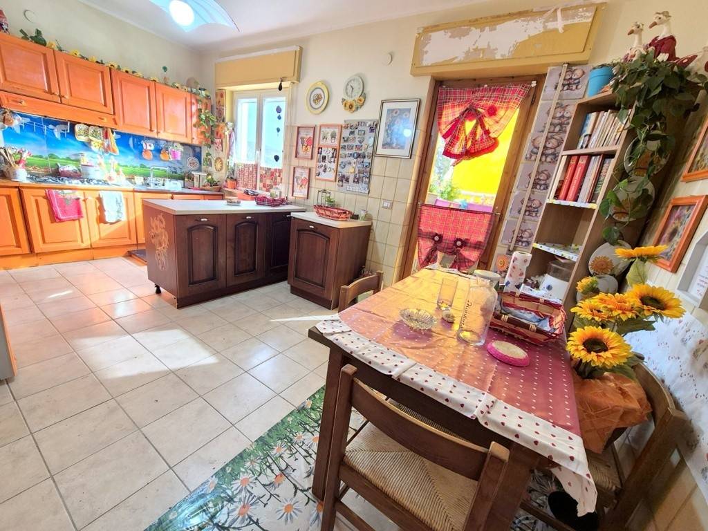 Appartamento a Carbonia in Via Marche - Foto 2