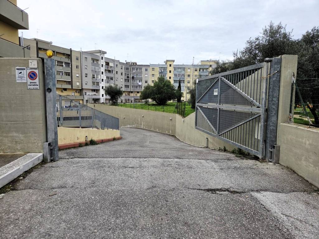 Box / garage a Triggiano in Via Giovanni Falcone, 7 - Foto 2