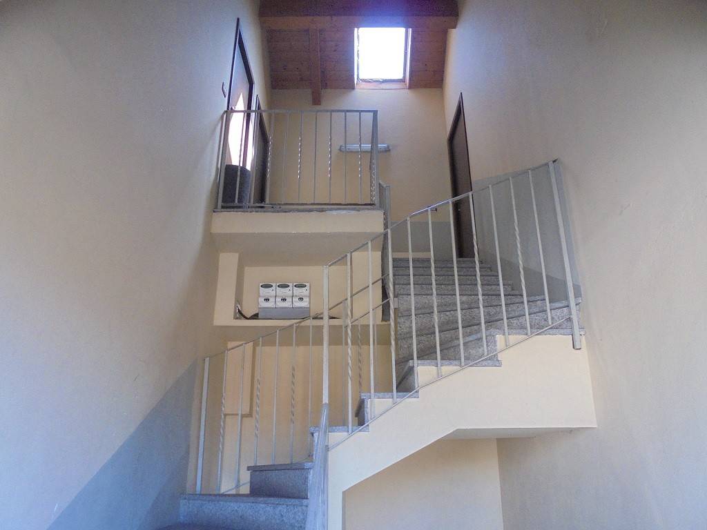 Appartamento a Moncalieri in Corso Dante Alighieri, 8 - Foto 2