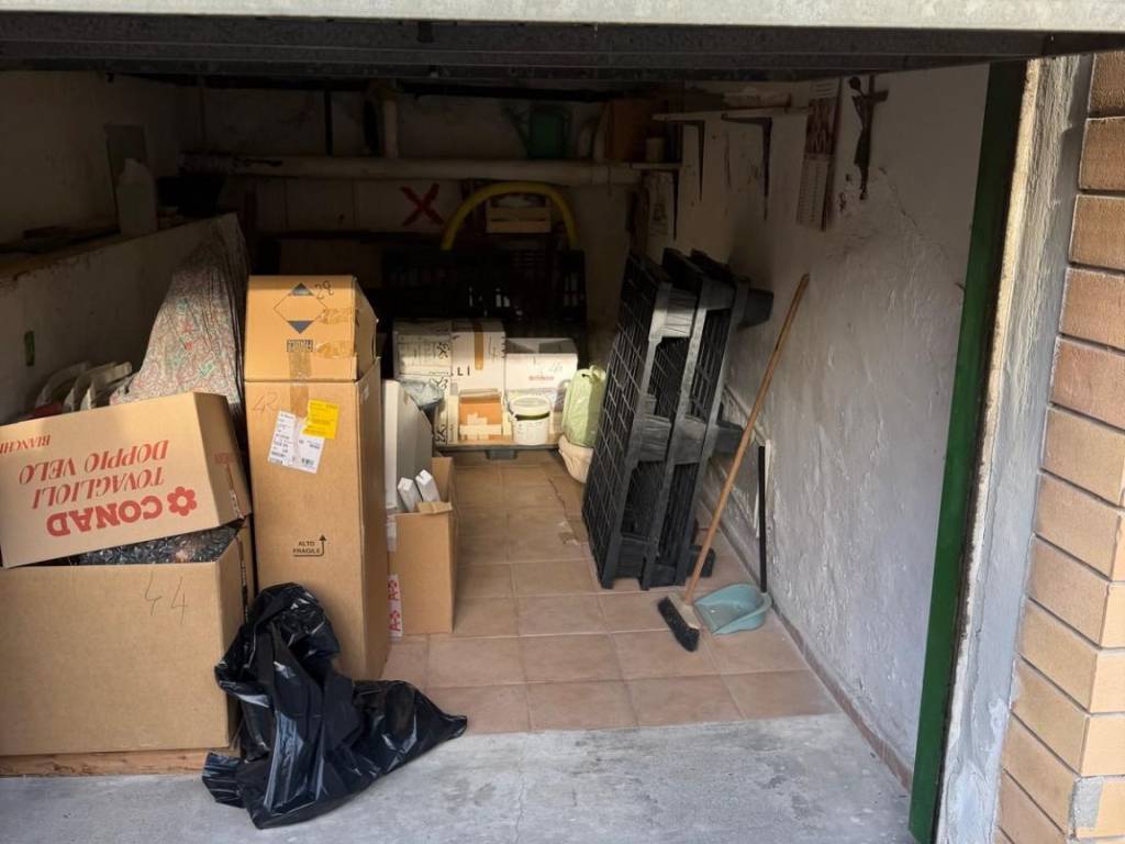 Box / garage a Civitavecchia in Via 25 Aprile - Foto 3