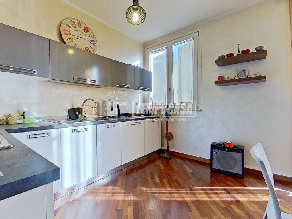 Appartamento a Lissone in Via CAROTTO 7 - Foto 3