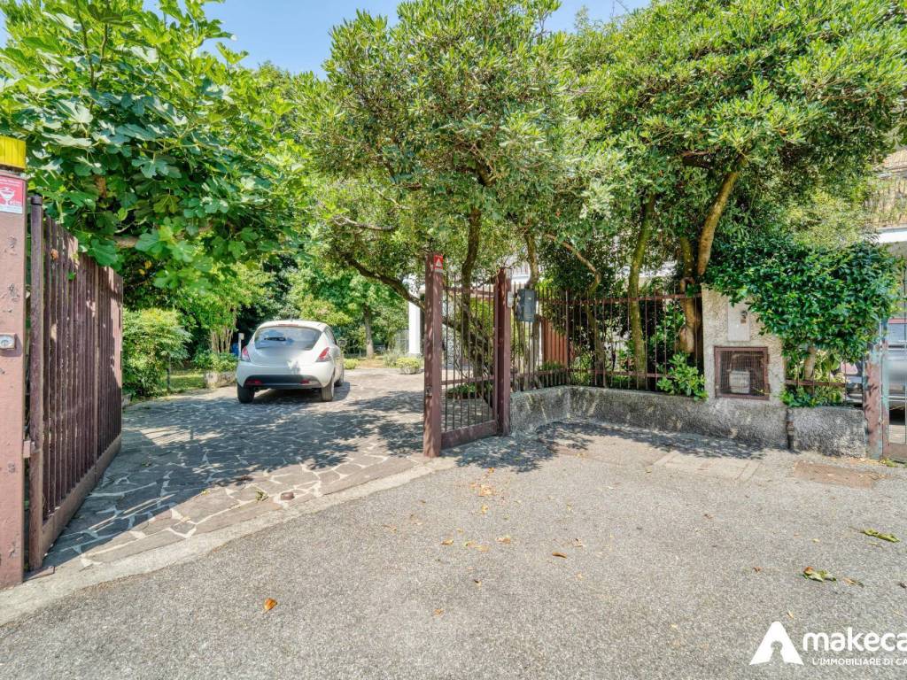 Villa a Mediglia in Via Dei Mille, 18 - Foto 4