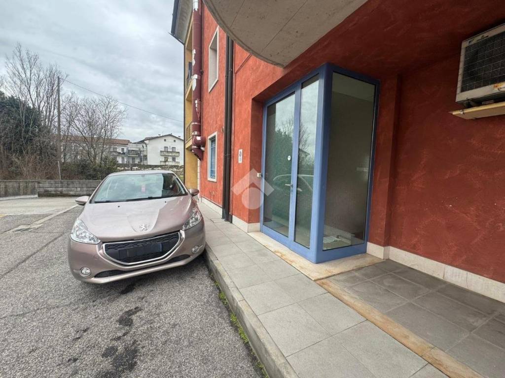 Immobile a Villafranca di verona in Via Tione, 14 - Foto 2