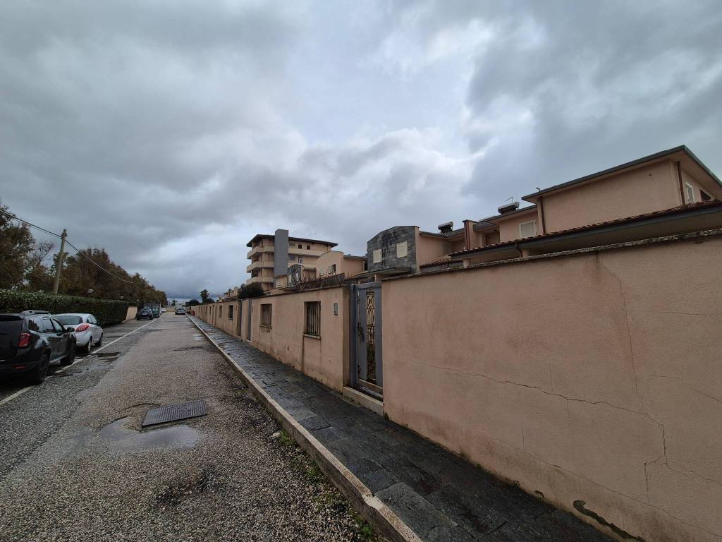 Villetta a schiera a Fiumicino in Via del Consorzio Focense - Foto 3