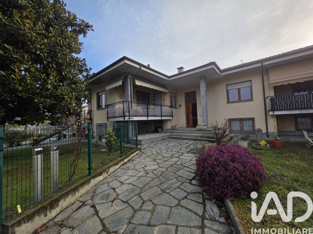 Appartamento a Castellamonte in Via Angelo Barengo - Foto 2