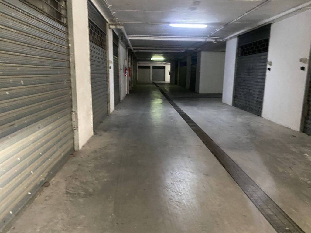 Box / garage a Bari in Via Napoli - Foto 4