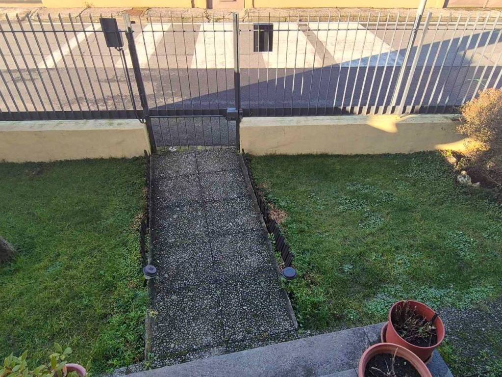 Villa a Trecate in Via Po, 14 - Foto 2