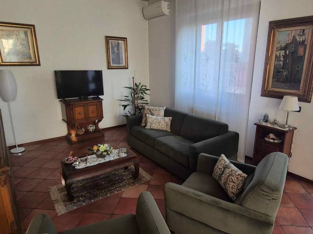 Villa a Trecate in Via Po, 14 - Foto 3