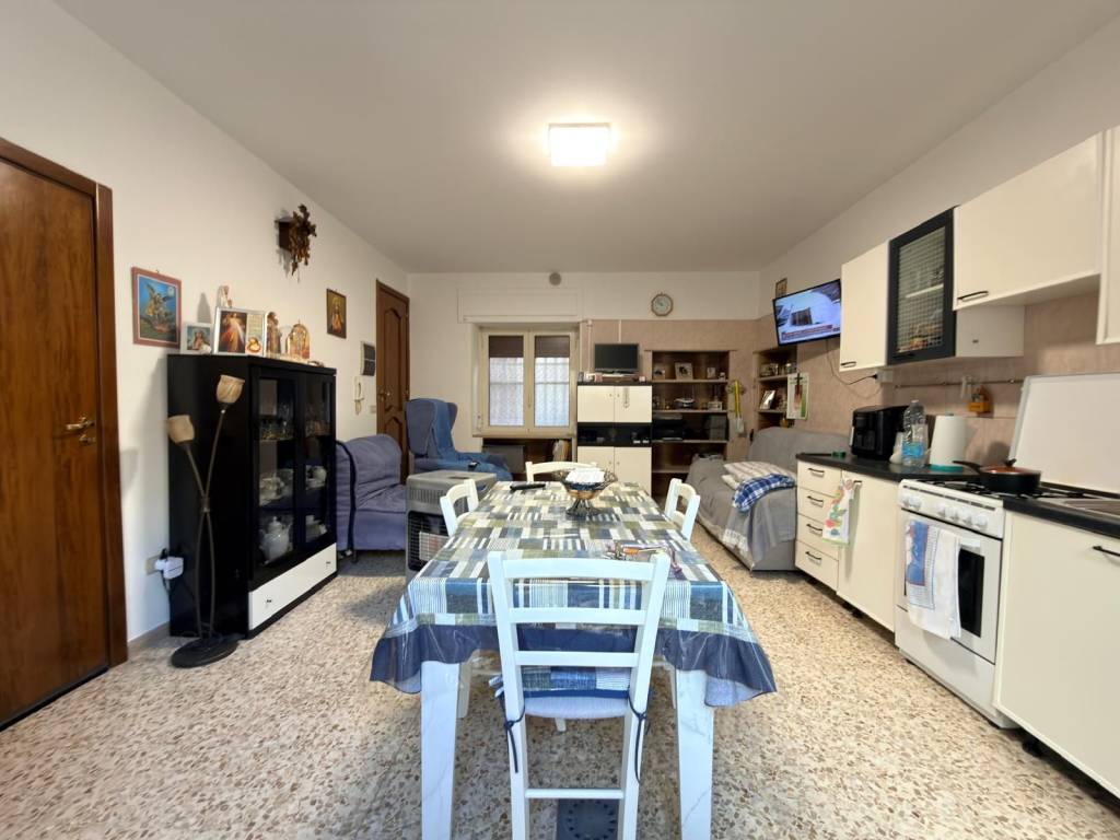 Casa indipendente a Apricena in Via Trento - Foto 2