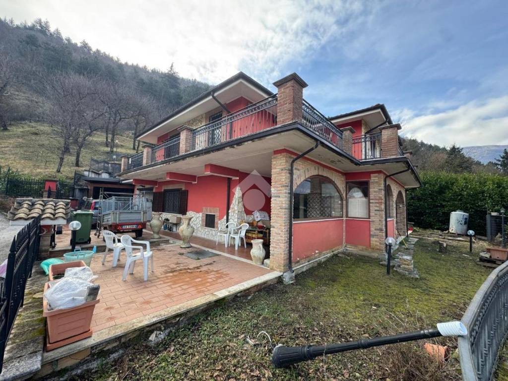 Villa a Capistrello in Via Cava Bonanni, 18 - Foto 2