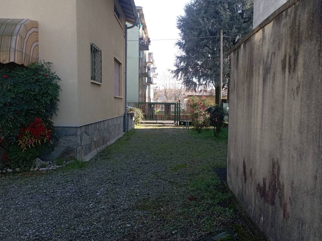 Villa a Gallarate in Via Venezia - Foto 3