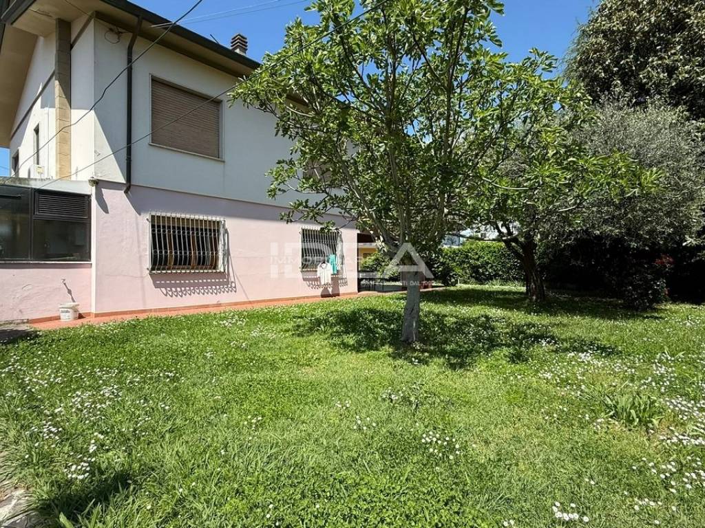 Villa a Lucca in Via del Bozzo traversa I , - Foto 5