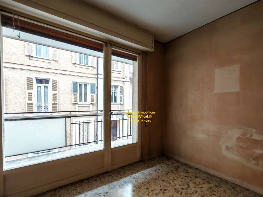 Appartamento a Ventimiglia in Via C. Metella - Foto 4