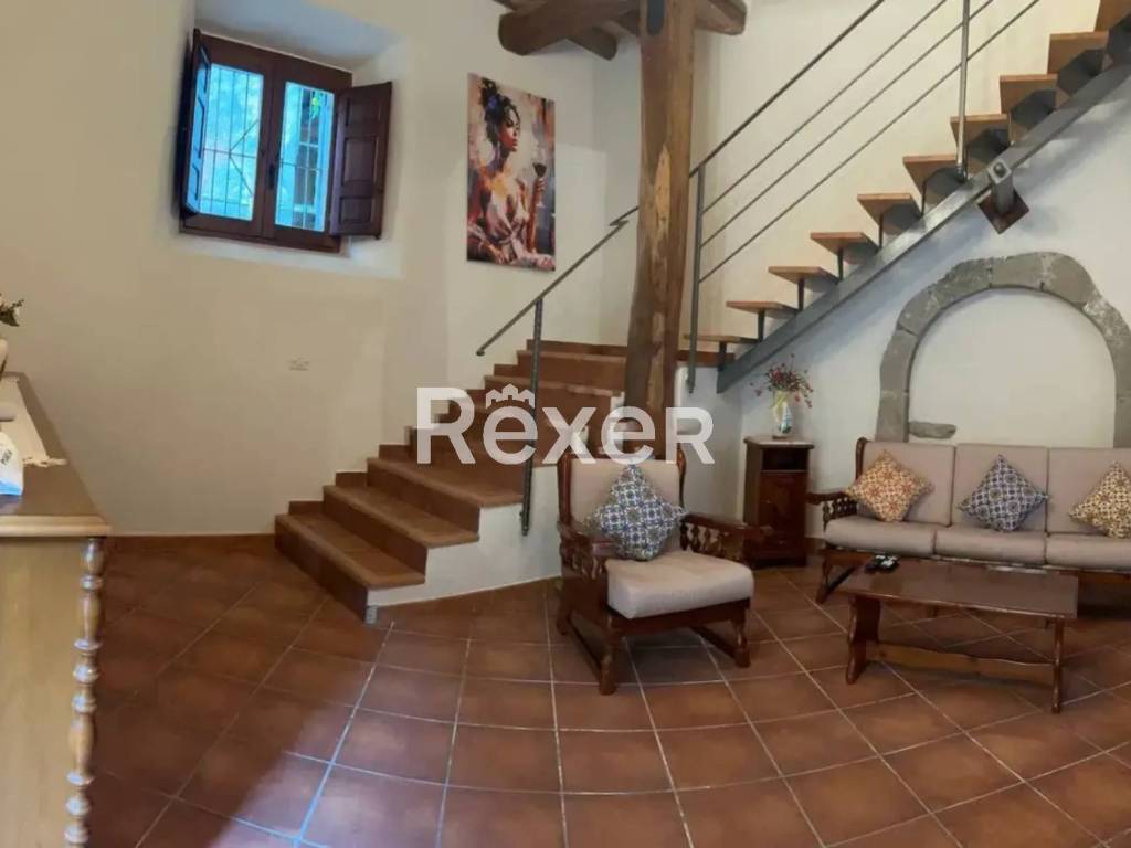 Casa indipendente a Castiglione di sicilia in Via Madonna della Catena - Foto 4