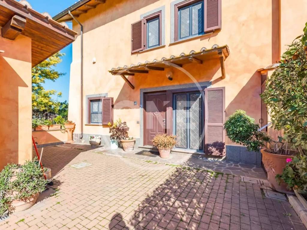Villa a Fiumicino in Via Cima Cristallo, 63 - Foto 2