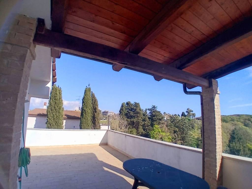Villa a Aprilia in Via Taro - Foto 2
