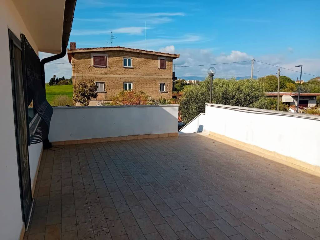 Villa a Aprilia in Via Taro - Foto 4