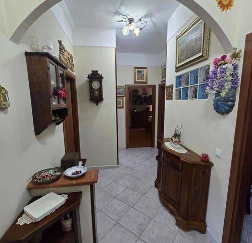 Appartamento a Collesalvetti in Piazza Di Vittorio - Foto 2