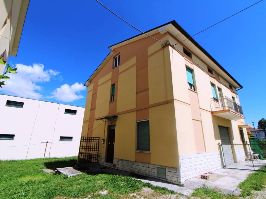 Appartamento a Jesi in Via 24 Maggio, 43 - Foto 2