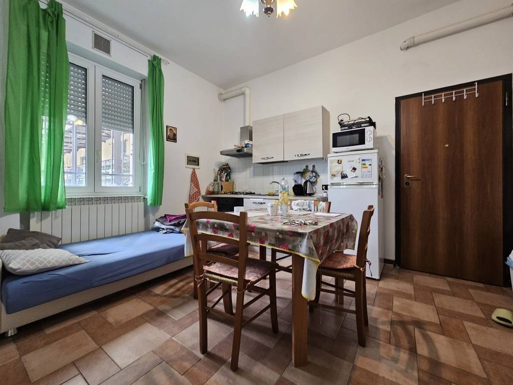 Appartamento a Gallarate in Via Angelo Ambrosoli - Foto 5