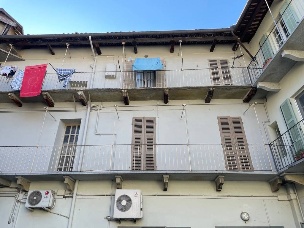 Appartamento a Canelli in Piazza Camillo Benso di Cavour - Foto 3