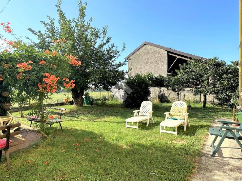 Villa a Pozzolo formigaro in Str. Tortona, 1 - Foto 2