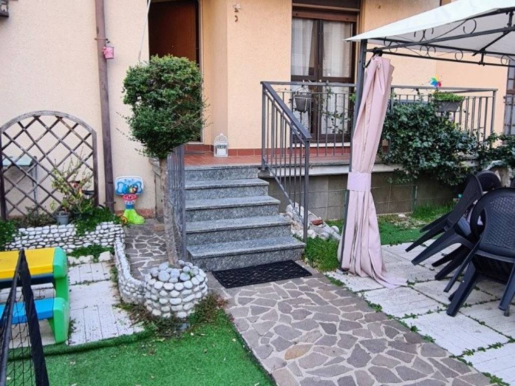 Villetta a schiera a Locate varesino in Via Amerigo Vespucci, 5 - Foto 3