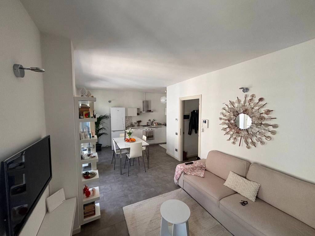 Appartamento a Lecco in Via Roma, 24 - Foto 2