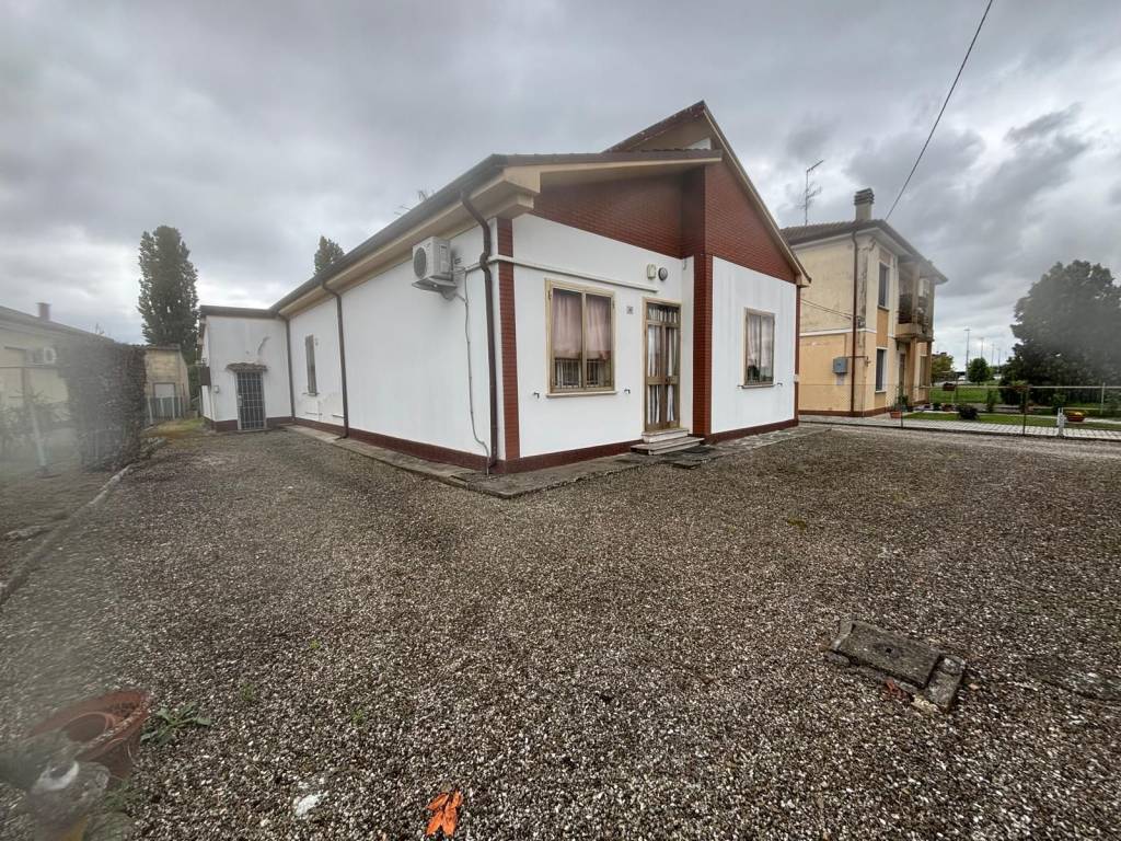 Villa a Vigarano mainarda in Via Rondona - Foto 4