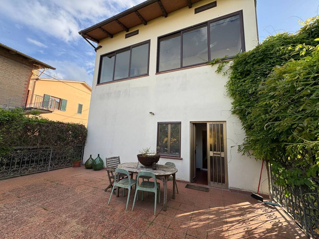 Casa indipendente a Castiglione del lago in Via Poggio del Sole - Foto 4