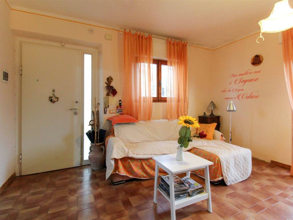 Appartamento a Rosignano marittimo in Via Isaac Newton, 14 - Foto 2