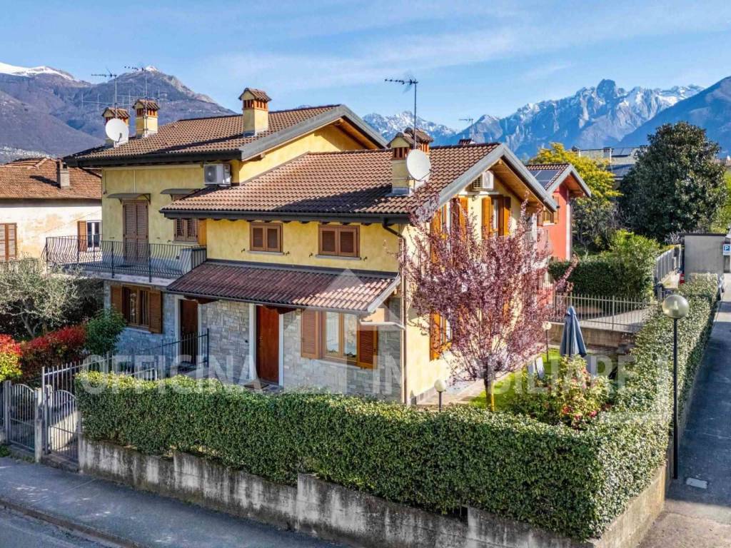 Villa a Colico in Via Villatico, 25 - Foto 2