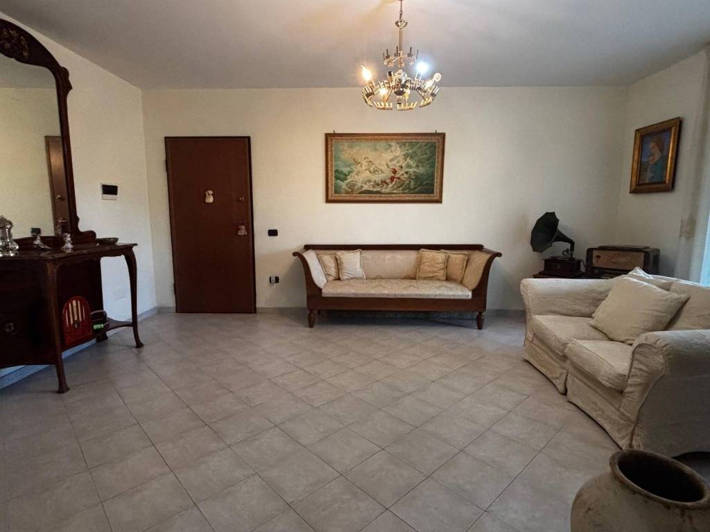 Appartamento a Caserta in Via Aldo Capitini - Foto 3