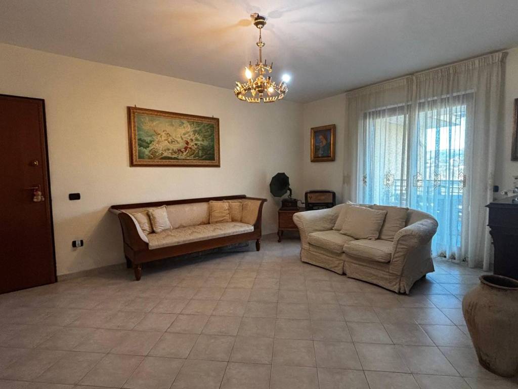 Appartamento a Caserta in Via Aldo Capitini - Foto 4