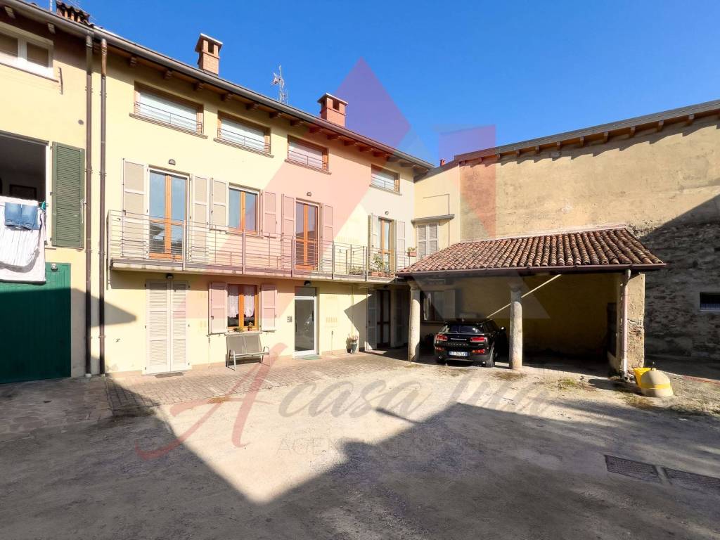 Appartamento a Airuno in Via Vittorio Emanuele II, 3 - Foto 2