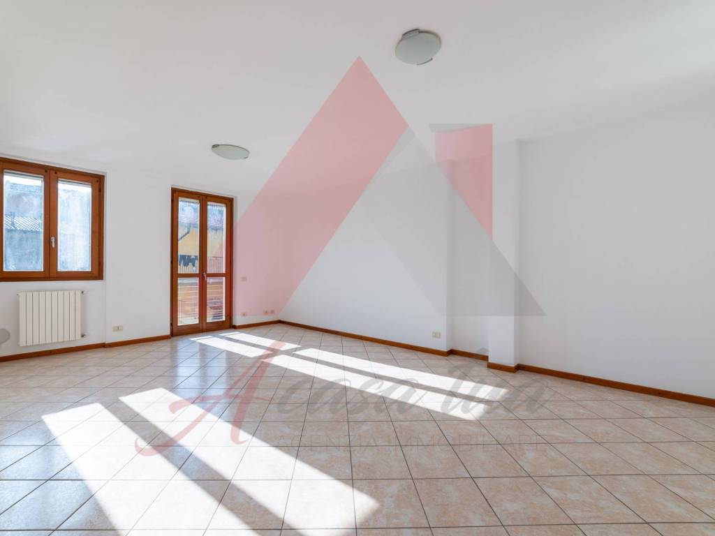 Appartamento a Airuno in Via Vittorio Emanuele II, 3 - Foto 4