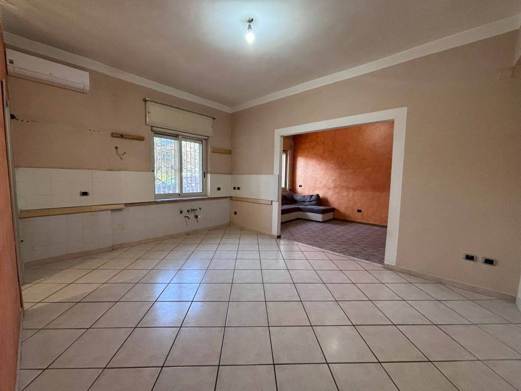 Appartamento a Caserta in Strada Privata Andrea Violani - Foto 5