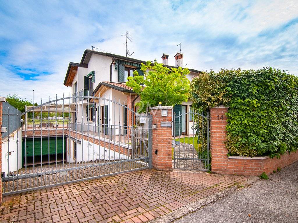 Villa a Villafranca di verona in Via Donatori di Sangue - Foto 2