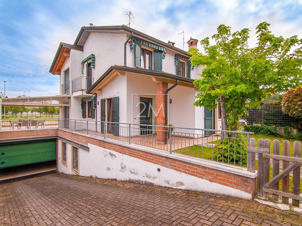 Villa a Villafranca di verona in Via Donatori di Sangue - Foto 4