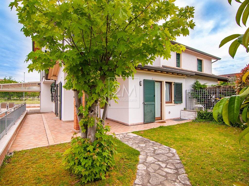 Villa a Villafranca di verona in Via Donatori di Sangue - Foto 5