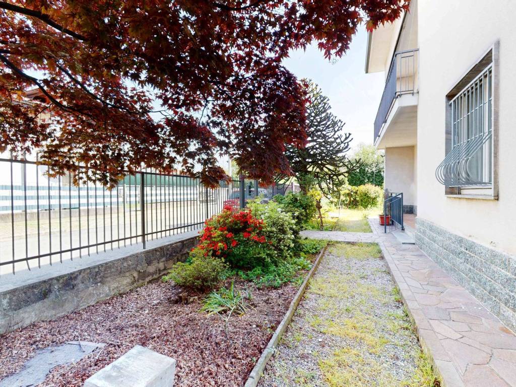 Villa a Tradate in Via Enrico Mattei - Foto 3