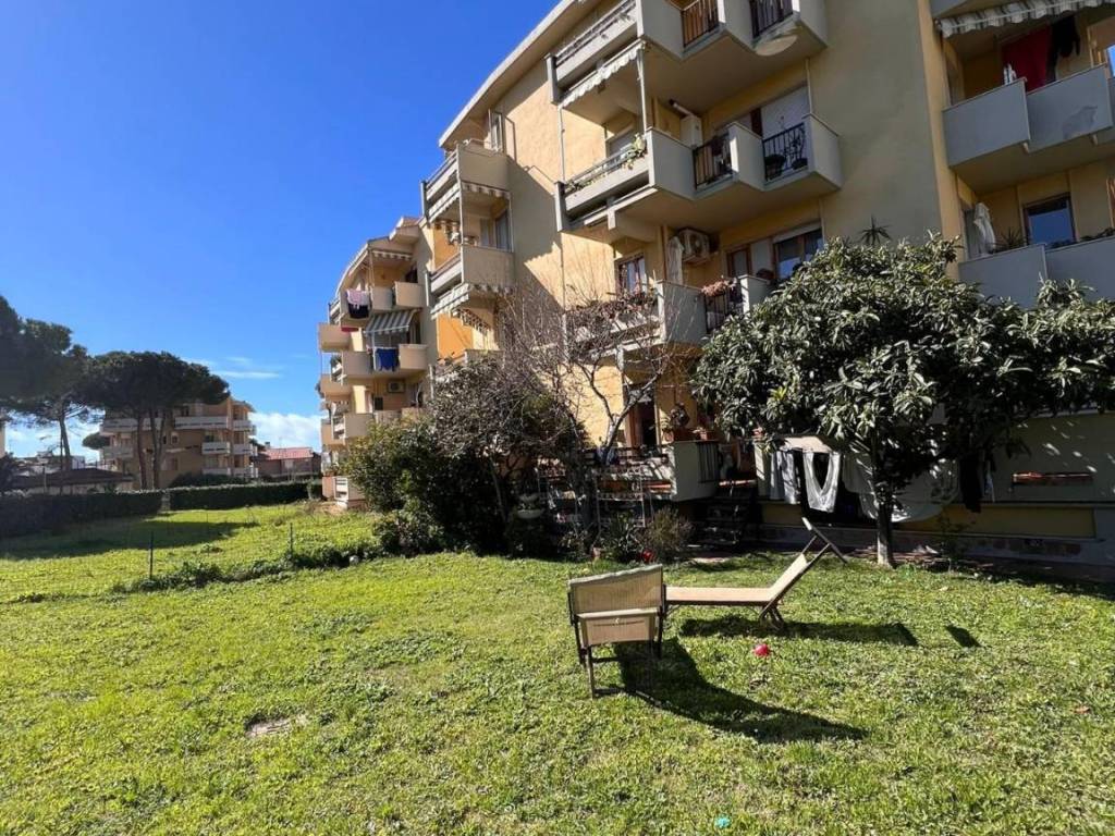 Appartamento a Livorno in Via Dino Provenzal, , 39 - Foto 3