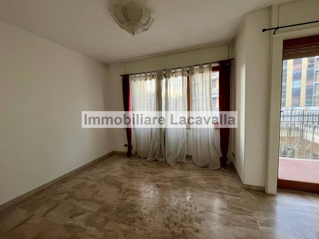 Appartamento a Varese in Via Carlo Avegno, 4 - Foto 2