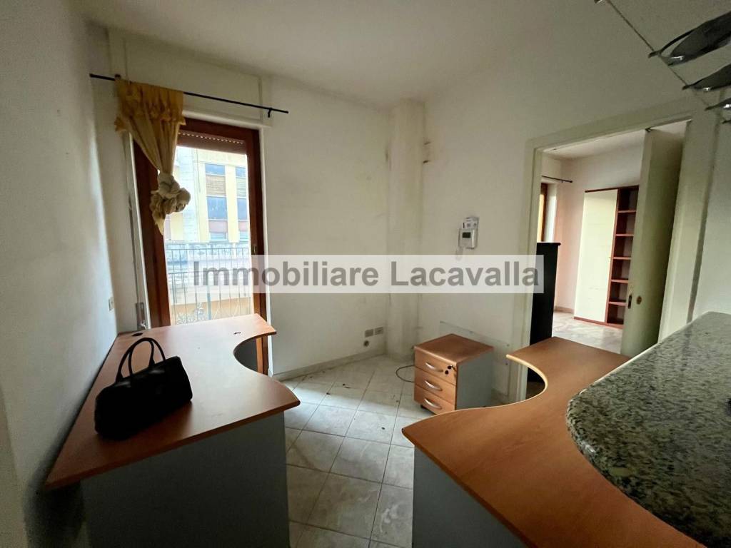 Appartamento a Varese in Via Carlo Avegno, 4 - Foto 4