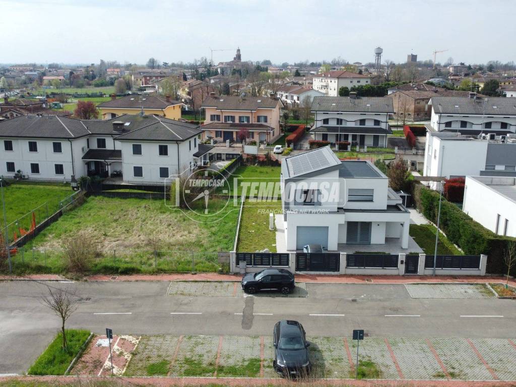 Terreno a Reggiolo in Via Belgio 3 - Foto 2