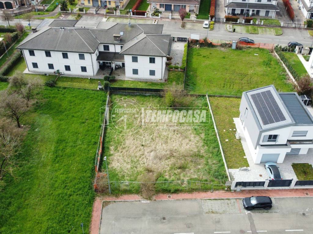 Terreno a Reggiolo in Via Belgio 3 - Foto 3