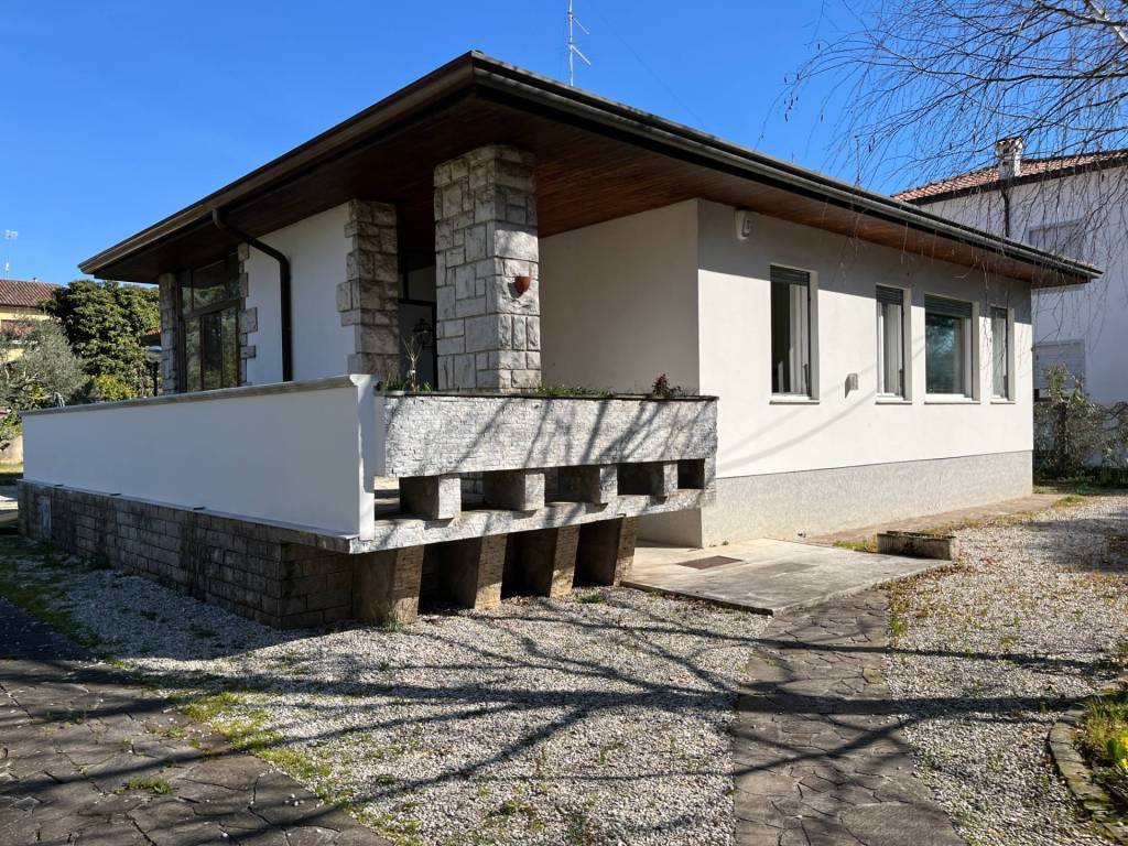 Villa a Gorizia in VIA BORSI, 10 - Foto 2