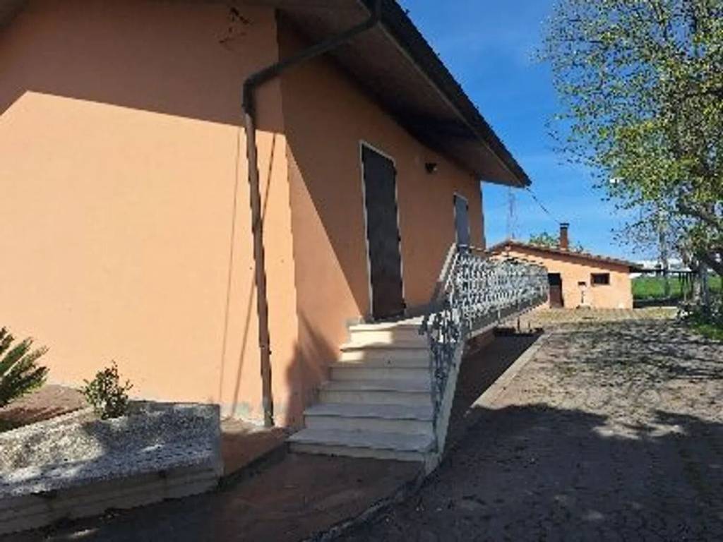 Villa a Cartoceto in Via Ticino S.N.C. - Foto 2